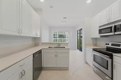126 Lancaster Road, Boynton Beach, FL 33426 - Photo 6