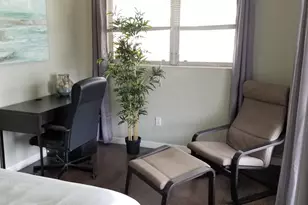 1000 NE 17th Ct, Fort Lauderdale, FL 33305 - Photo 10