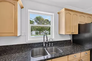 813 Date Palm Dr, Lake Park, FL 33403 - Photo 16