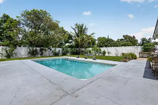 813 Date Palm Dr, Lake Park, FL 33403 - Photo 44