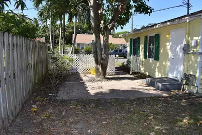 940 Bignonia Road, West Palm Beach, FL 33405 - Photo 10