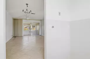 2965 Ashley Dr W, West Palm Beach, FL 33415 - Photo 8