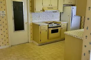725 SW 18th Ct, Boynton Beach, FL 33426 - Photo 4