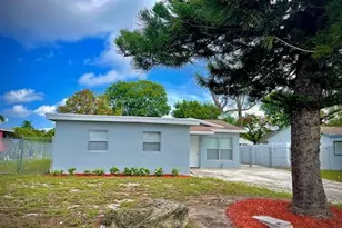 121 NW 7th Ct, Deerfield Beach, FL 33441 - Photo 2