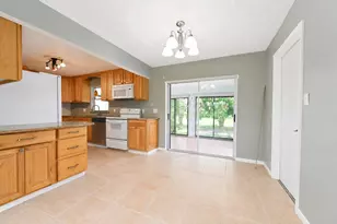 2485 SE Sidonia St, Port Saint Lucie, FL 34952 - Photo 8