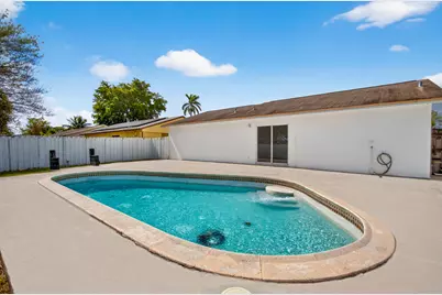 405 SW 78th Terrace, North Lauderdale, FL 33068 - Photo 10