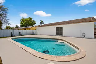 405 SW 78th Terrace, North Lauderdale, FL 33068 - Photo 10