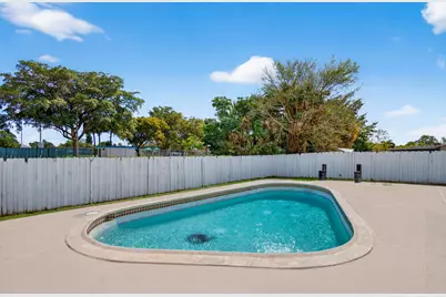 405 SW 78th Terrace, North Lauderdale, FL 33068 - Photo 8