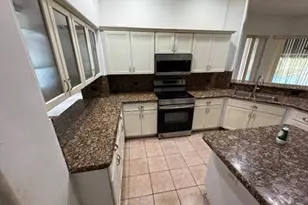 18554 SE Old Trail Dr E, Jupiter, FL 33478 - Photo 6