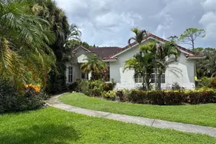 18554 SE Old Trail Dr E, Jupiter, FL 33478 - Photo 2
