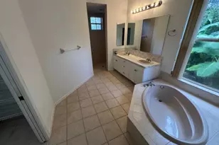18554 SE Old Trail Dr E, Jupiter, FL 33478 - Photo 16