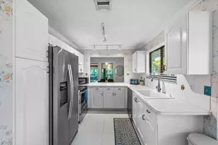 50 Pelican Pointe Dr, Delray Beach, FL 33483 - Photo 12