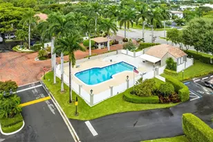 50 Pelican Pointe Dr, Delray Beach, FL 33483 - Photo 24