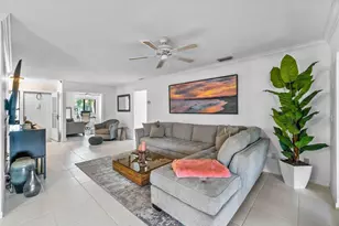 50 Pelican Pointe Dr, Delray Beach, FL 33483 - Photo 6