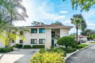 50 Pelican Pointe Dr, Delray Beach, FL 33483 - Photo 2