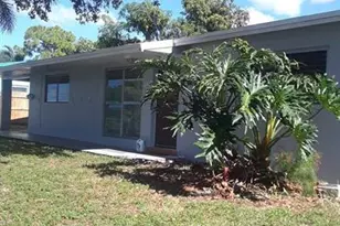 223 SE 14th Pl, Deerfield Beach, FL 33441 - Photo 2