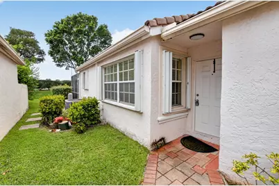 7666 Rockport Circle, Lake Worth, FL 33467 - Photo 2