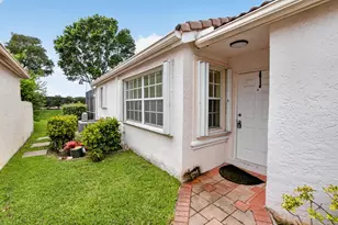 7666 Rockport Cir, Lake Worth, FL 33467 - Photo 2