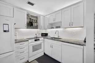 72 Royal Oak Ct, Vero Beach, FL 32962 - Photo 4