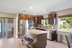 911 SW 87th Ave, Pembroke Pines, FL 33025 - Photo 12
