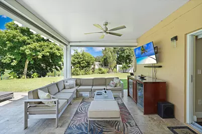 911 SW 87th Avenue, Pembroke Pines, FL 33025 - Photo 22