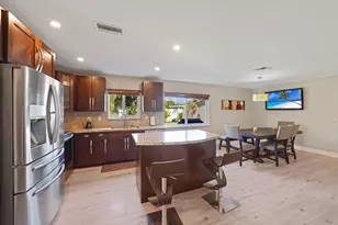 911 SW 87th Ave, Pembroke Pines, FL 33025 - Photo 22