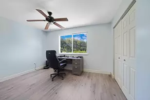 911 SW 87th Ave, Pembroke Pines, FL 33025 - Photo 32