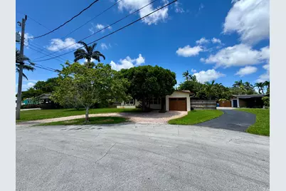 1785 NW 39th Place, Oakland Park, FL 33309 - Photo 2