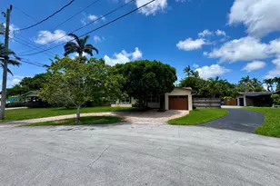 1785 NW 39th Pl, Oakland Park, FL 33309 - Photo 2