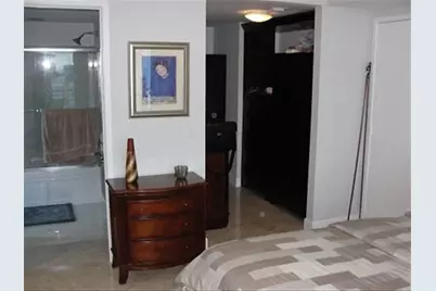 185 SW 7th Street #1802, Miami, FL 33130 - Photo 8