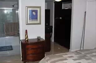 185 SW 7th St, Miami, FL 33130 - Photo 8