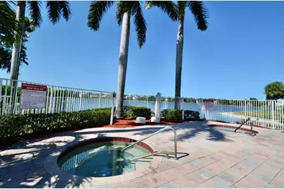 10537 Pelican Drive, Wellington, FL 33414 - Photo 32