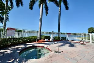 10537 Pelican Dr, Wellington, FL 33414 - Photo 32