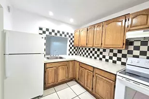 7960 N Colony Circle N, Tamarac, FL 33321 - Photo 4