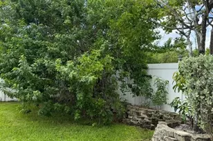 894 NE 191st St, Miami, FL 33179 - Photo 32