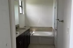 894 NE 191st St, Miami, FL 33179 - Photo 16