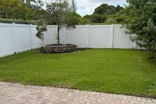 894 NE 191st St, Miami, FL 33179 - Photo 34