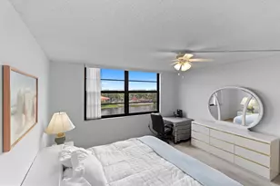 900 Colony Point Cir, Pembroke Pines, FL 33026 - Photo 22