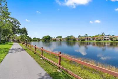 900 Colony Point Circle #511, Pembroke Pines, FL 33026 - Photo 2