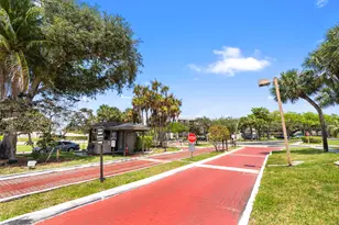 900 Colony Point Cir, Pembroke Pines, FL 33026 - Photo 42