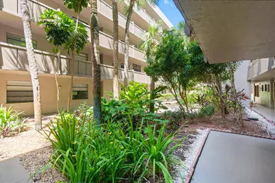 900 Colony Point Circle #511, Pembroke Pines, FL 33026 - Photo 6
