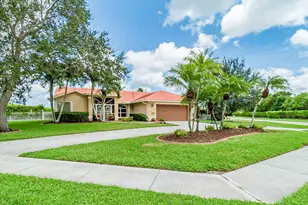 10850 Paso Fino Dr, Wellington, FL 33449 - Photo 2