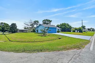 2402 SW Summit St, Port Saint Lucie, FL 34984 - Photo 4