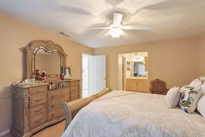 501 NW Colonial Street, Port Saint Lucie, FL 34983 - Photo 10