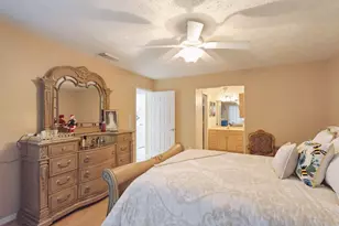 501 NW Colonial St, Port Saint Lucie, FL 34983 - Photo 10