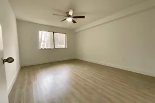9517 Fontainebleau Blvd, Miami, FL 33172 - Photo 4