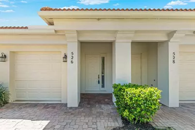 526 Commons Drive, Palm Beach Gardens, FL 33418 - Photo 2