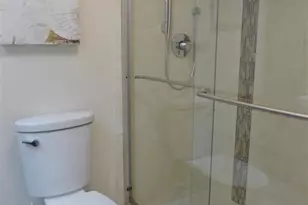605 Oaks Dr, Pompano Beach, FL 33069 - Photo 10