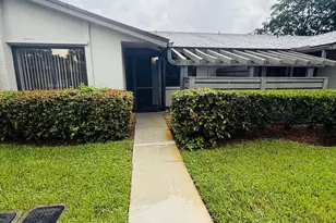 445 Lakeview Dr, Weston, FL 33326 - Photo 1