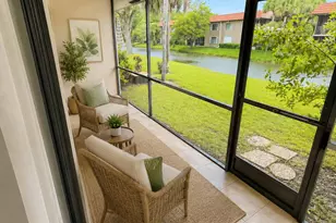 445 Lakeview Dr, Weston, FL 33326 - Photo 2